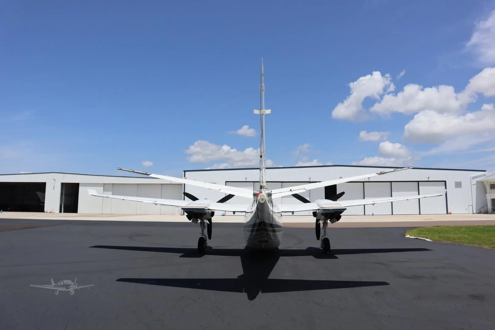 1975 Commander 690A