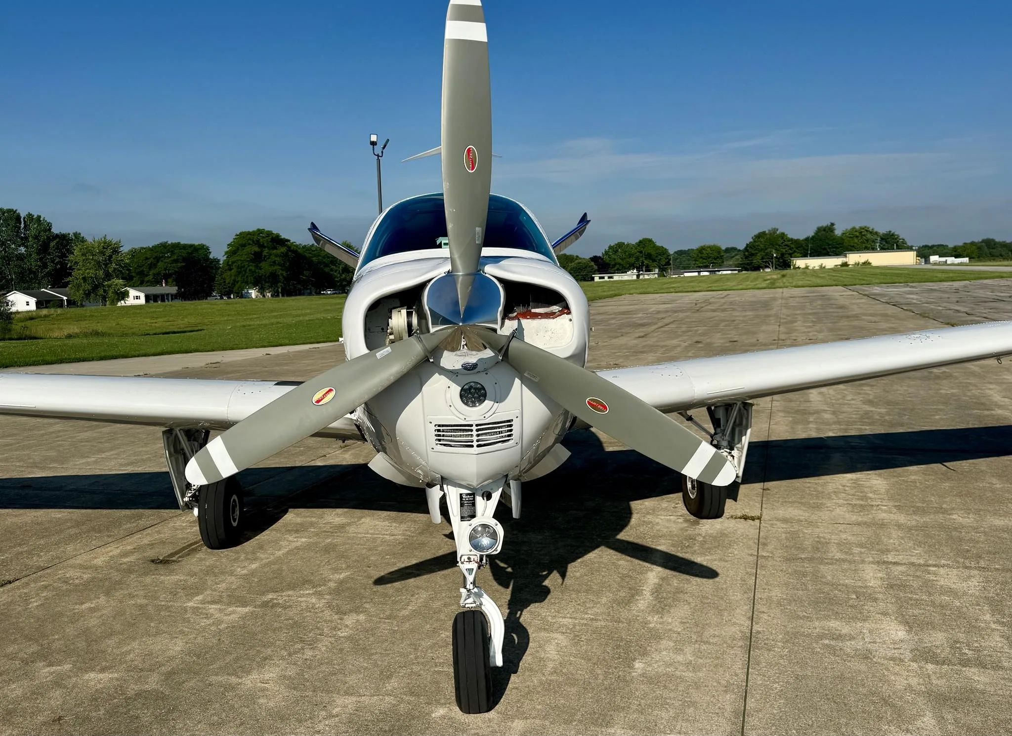 Exterior view of a 1970 BEECHCRAFT V35B BONANZA, N506HP.