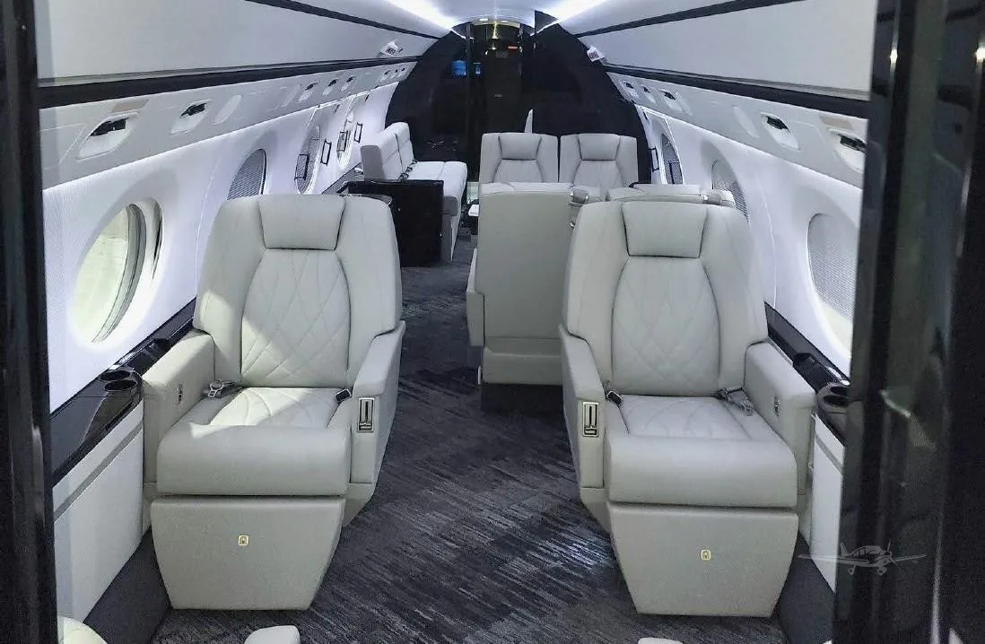 Cabin interior of a 2008 GULFSTREAM G450.