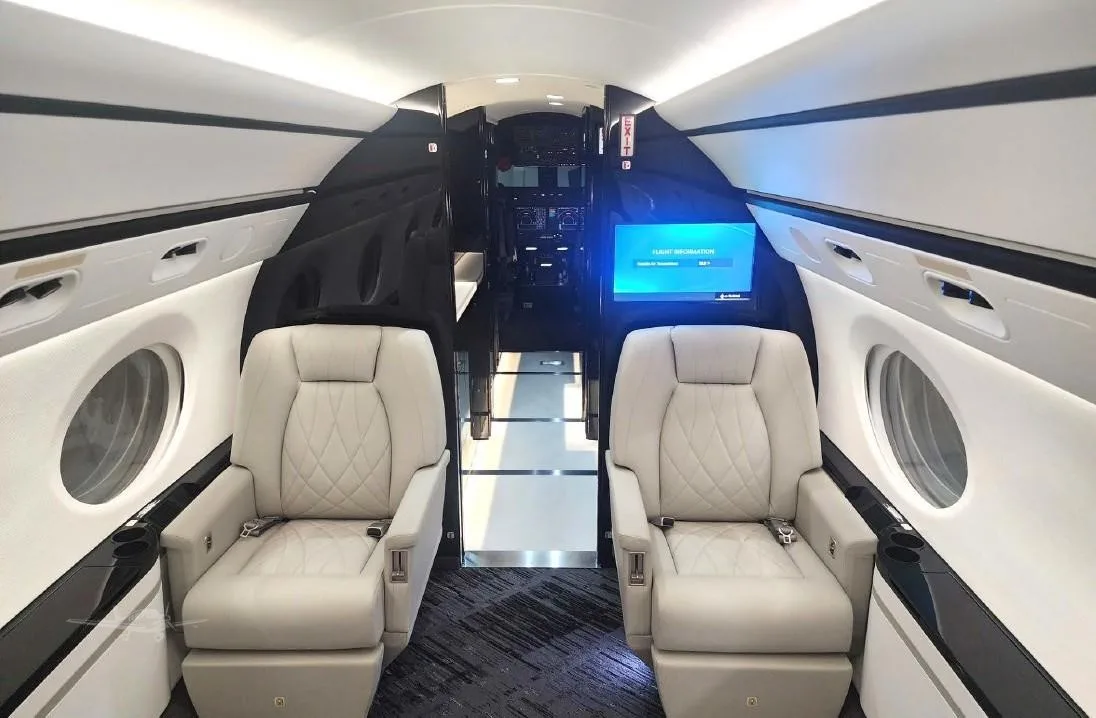Cabin interior of a 2008 GULFSTREAM G450.