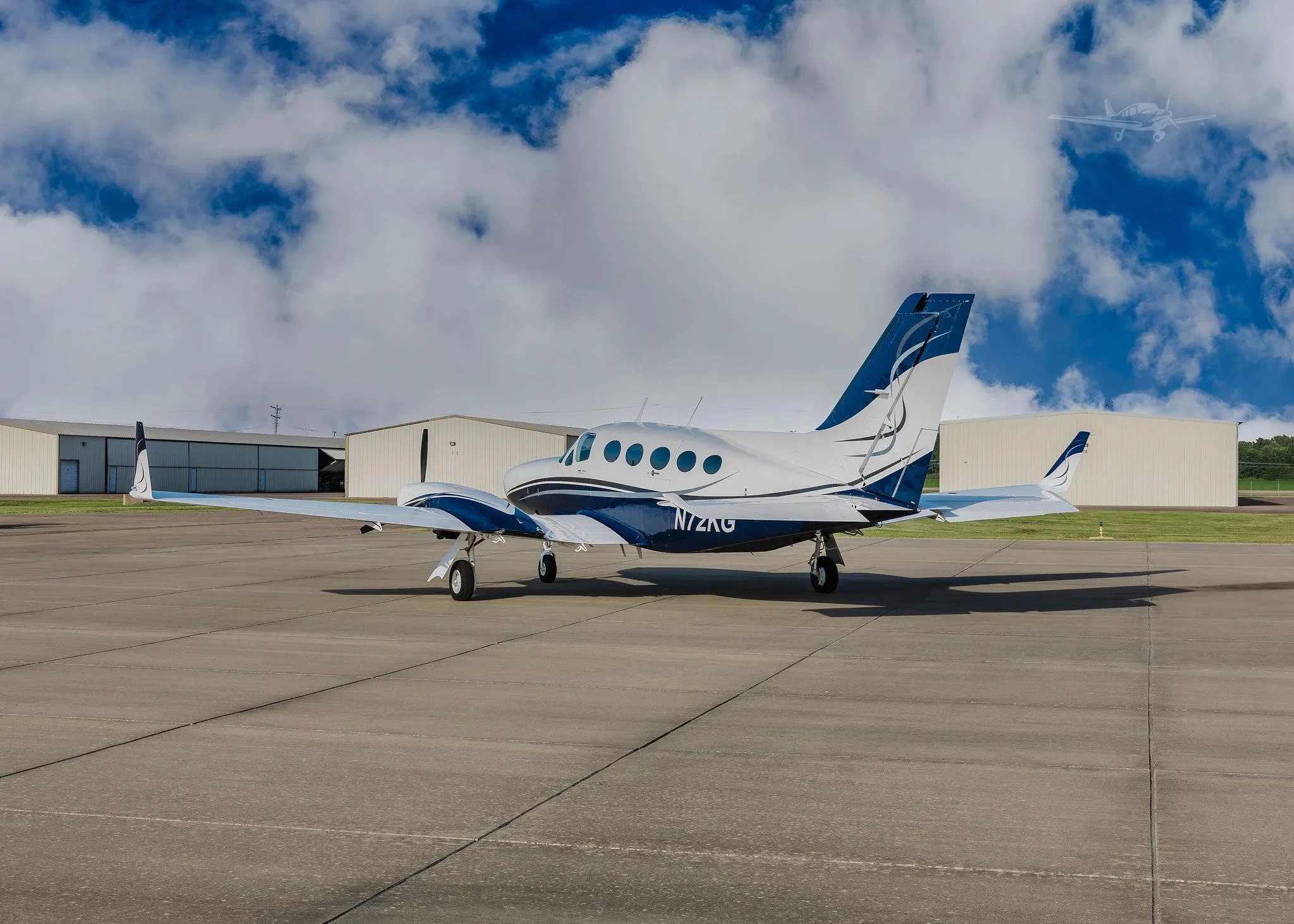 Exterior view of a 1980 CESSNA 414A, N72KG.