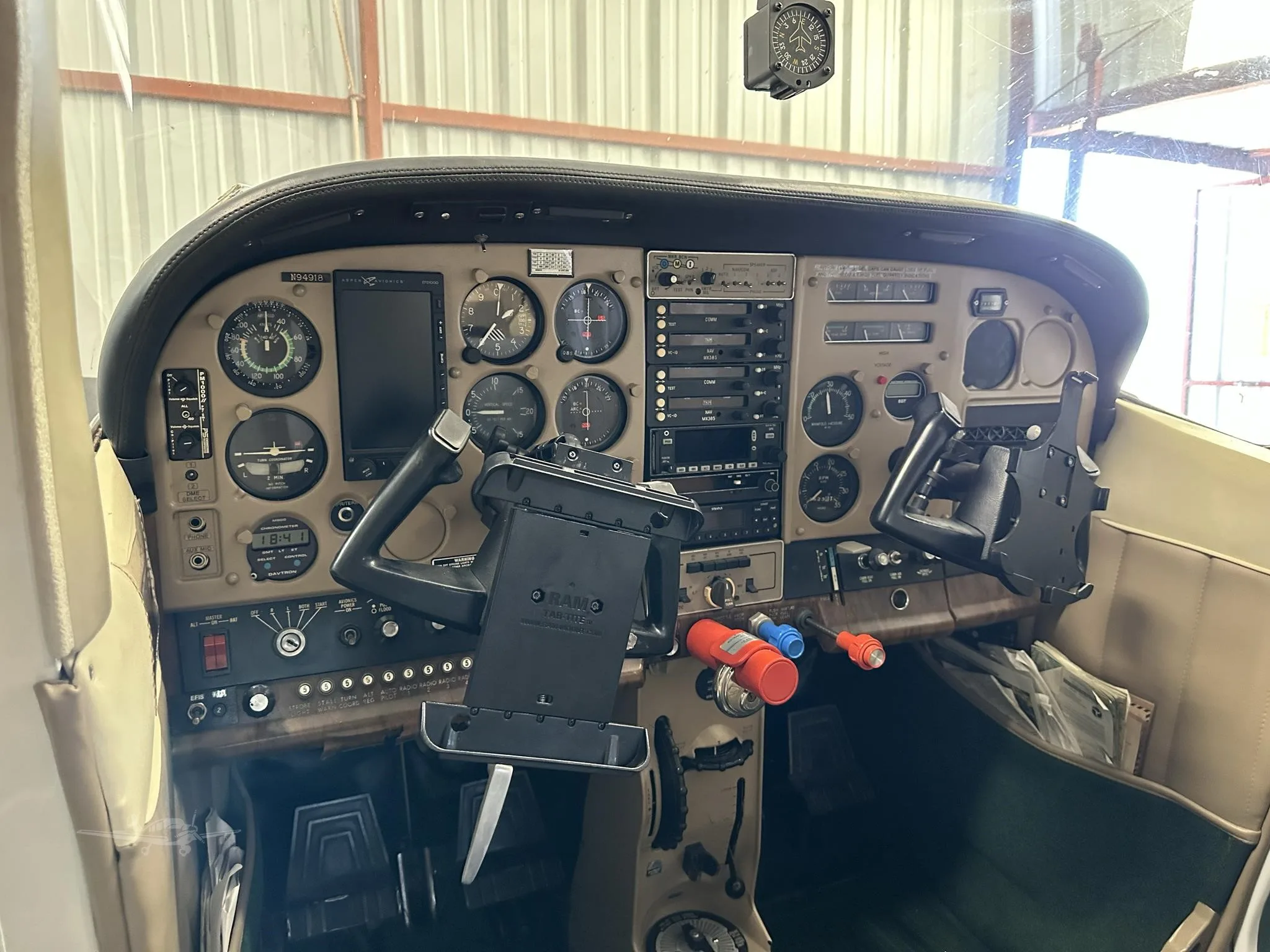Cockpit and instrument panel of a 1978 CESSNA 182Q SKYLANE.