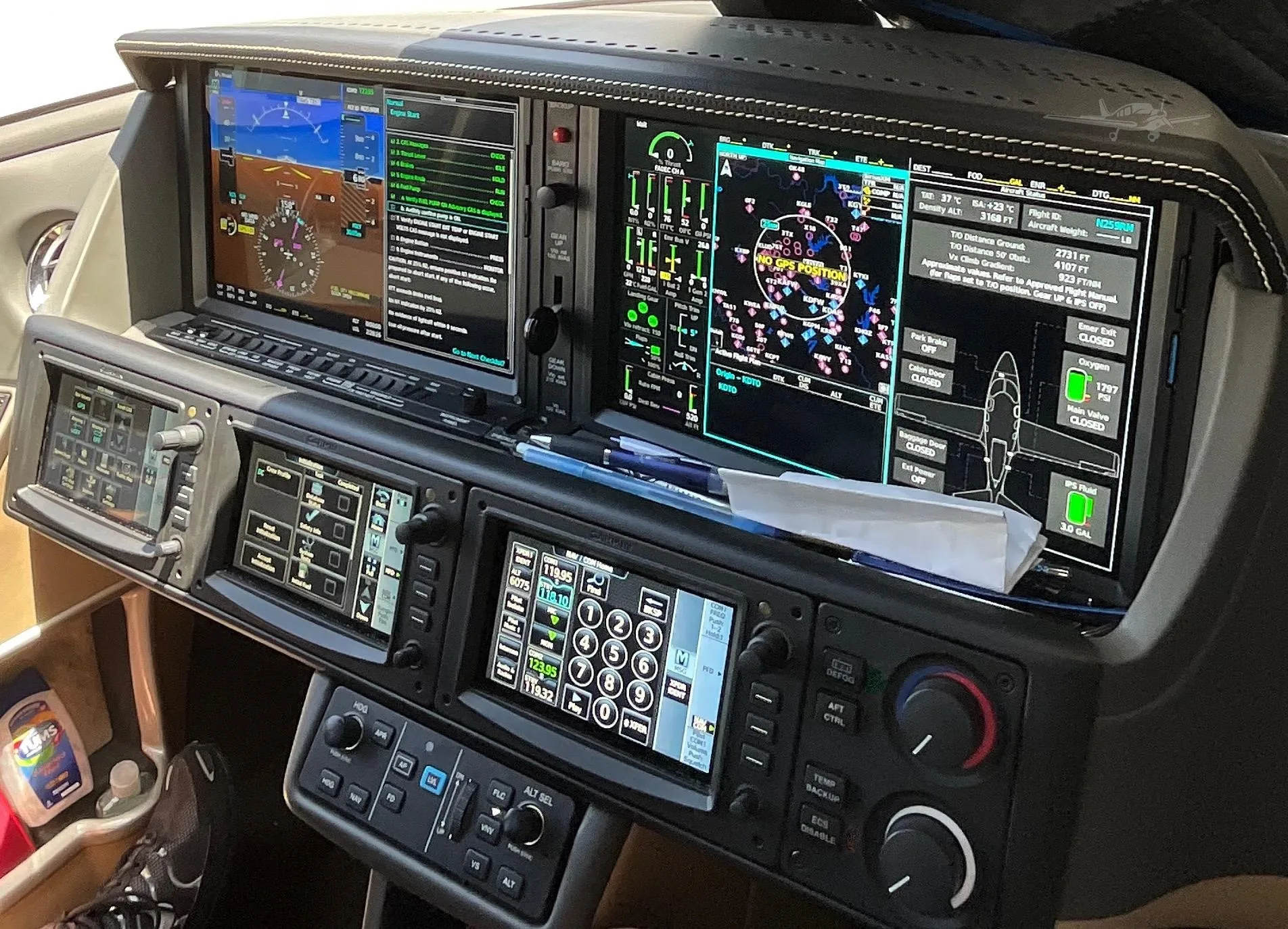 Avionics suite of a 2021 CIRRUS VISION SF50-G2.