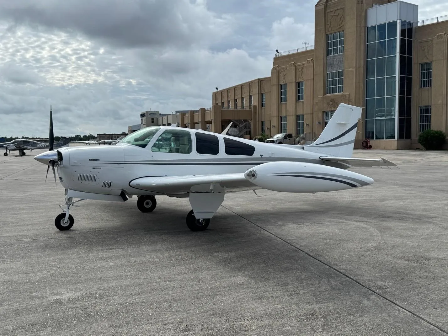 1989 BEECHCRAFT F33A BONANZA