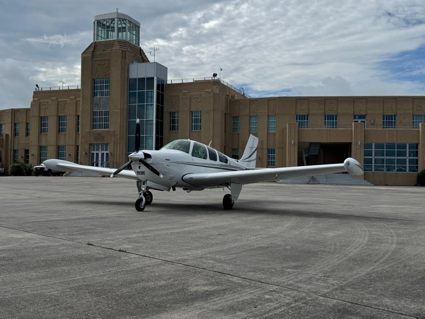 Exterior view of a 1989 BEECHCRAFT F33A BONANZA, N5546F.