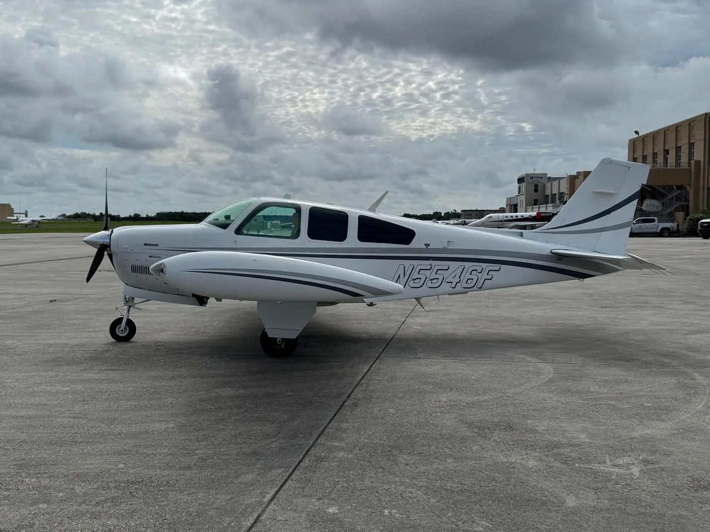 Exterior view of a 1989 BEECHCRAFT F33A BONANZA, N5546F.