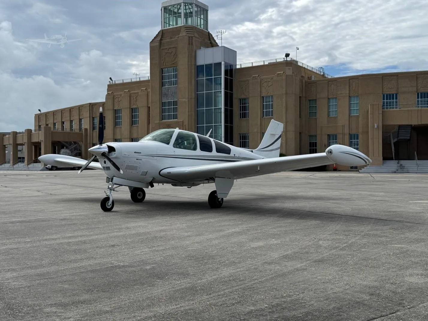Exterior view of a 1989 BEECHCRAFT F33A BONANZA, N5546F.