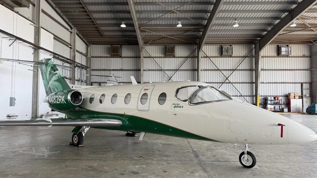 Exterior view of a 1999 BEECHCRAFT BEECHJET 400A, N482RK.
