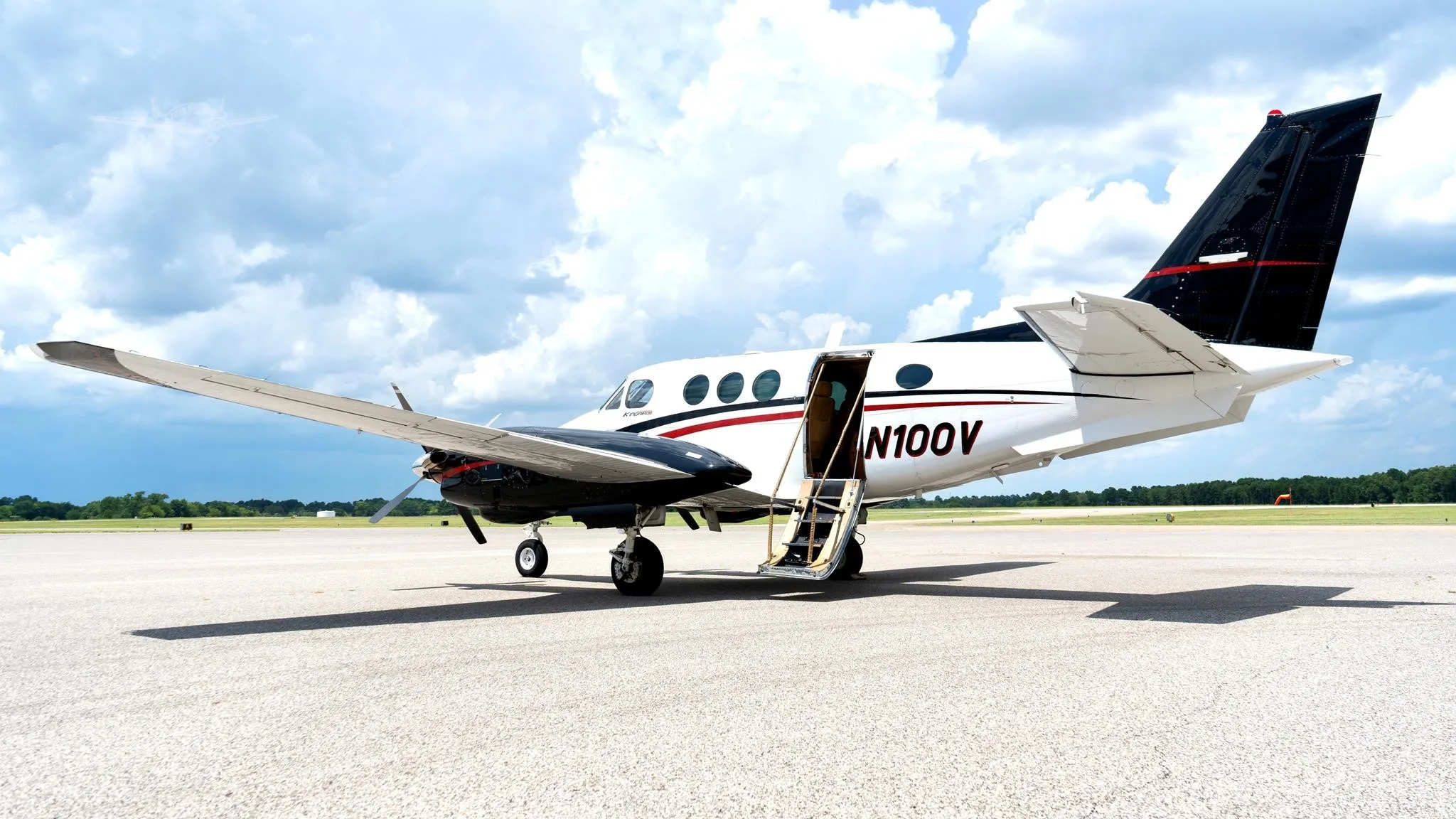 Exterior view of a 1978 BEECHCRAFT KING AIR C90, N100V.