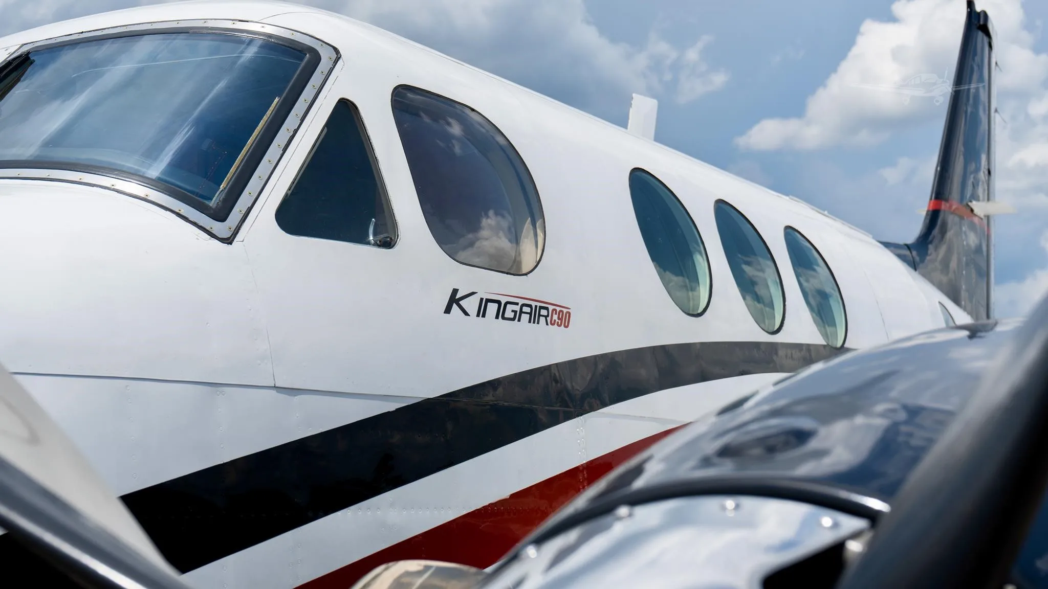 Exterior view of a 1978 BEECHCRAFT KING AIR C90, N100V.