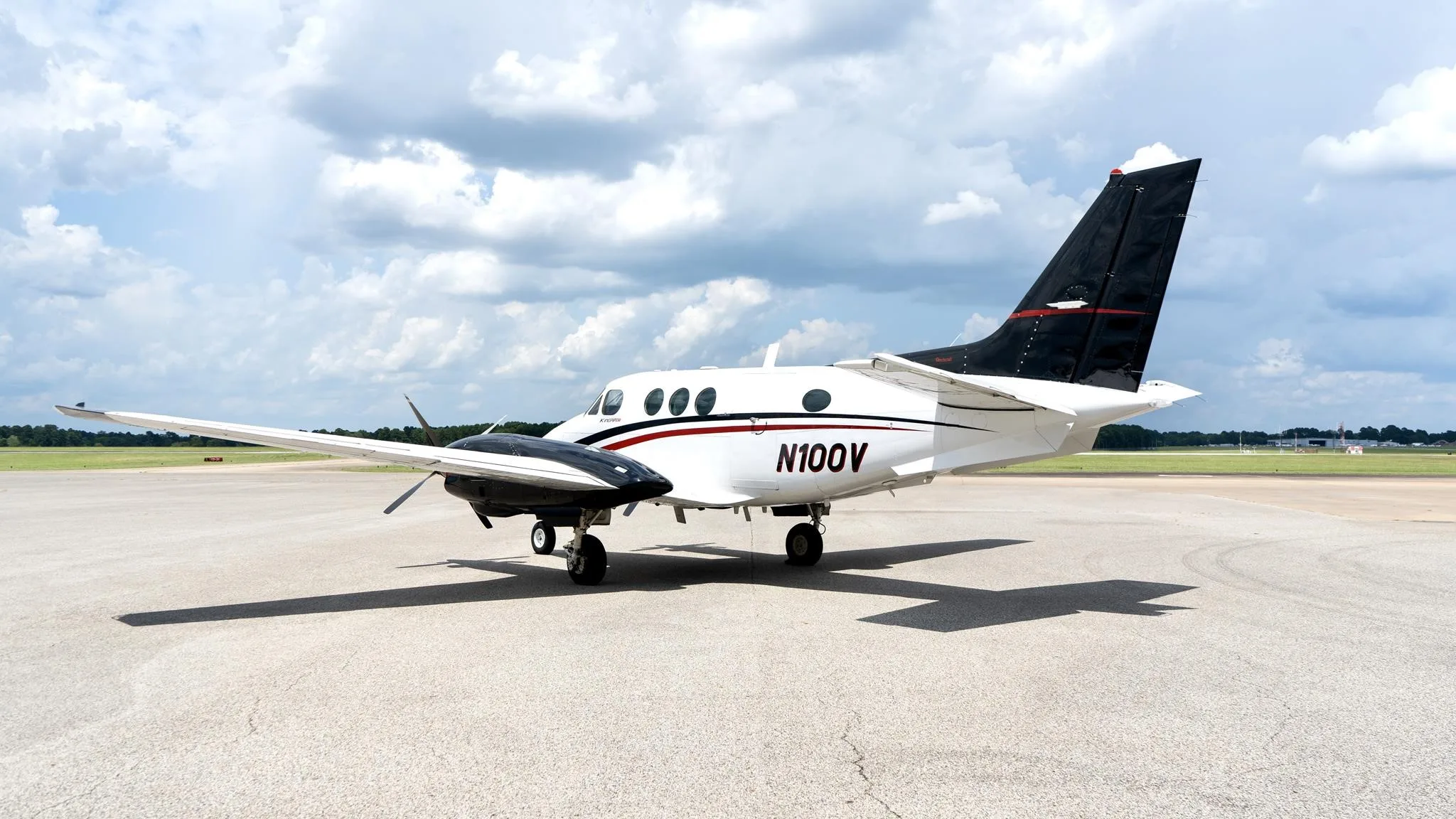 Exterior view of a 1978 BEECHCRAFT KING AIR C90, N100V.