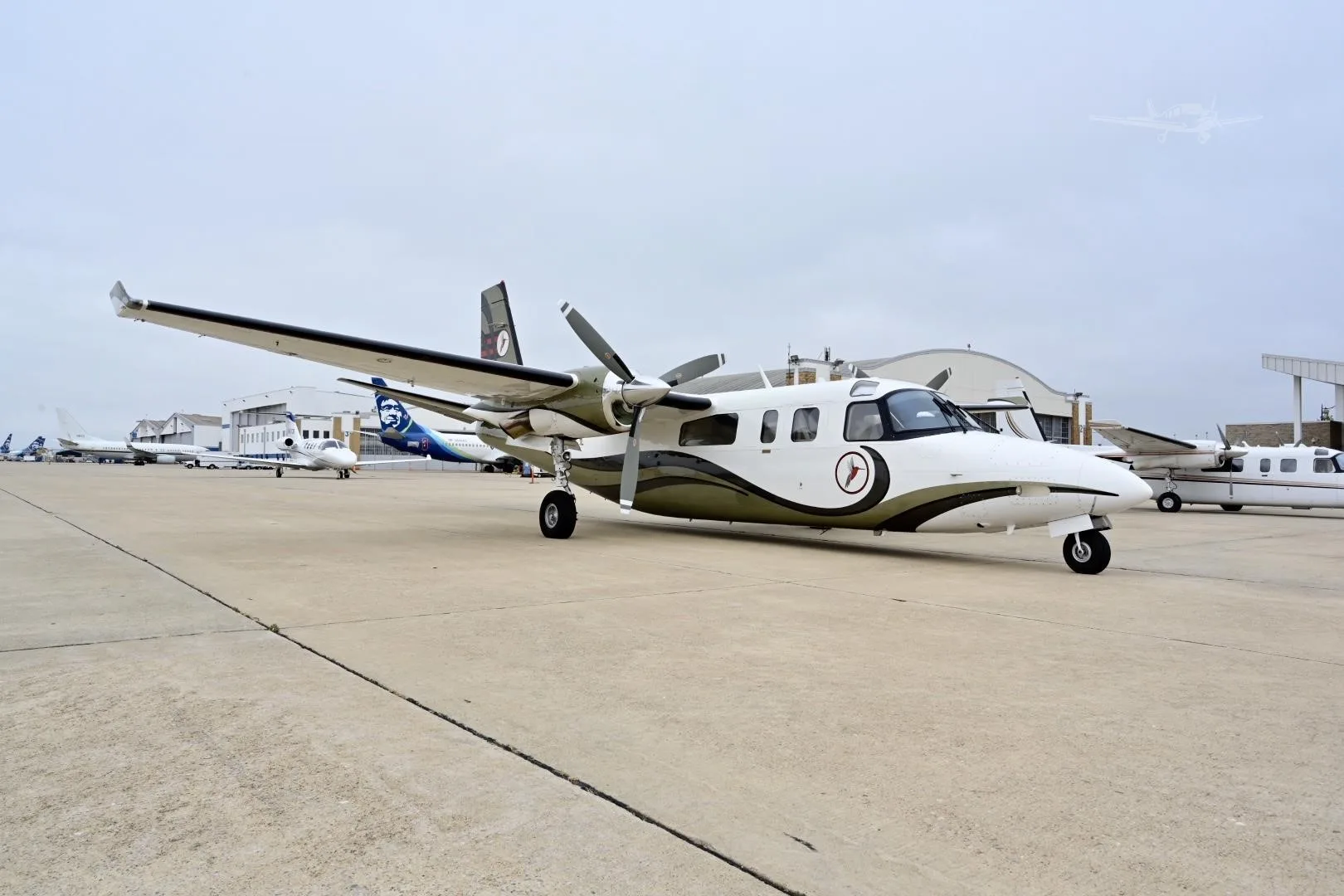 Exterior view of a 1979 COMMANDER 690B, N690CH.