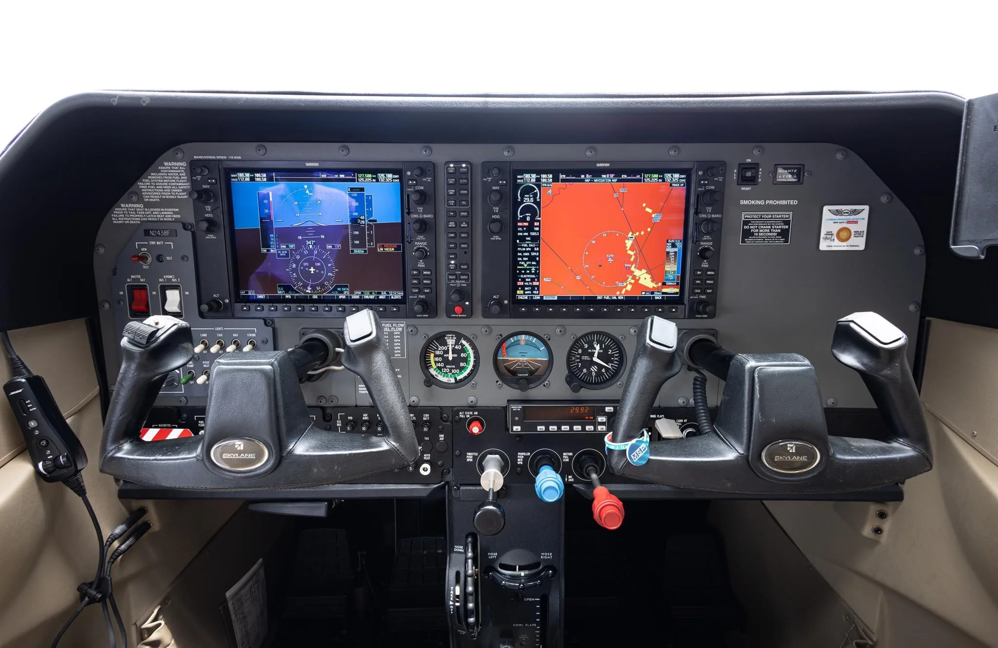 Cockpit and instrument panel of a 2006 CESSNA 182T SKYLANE.