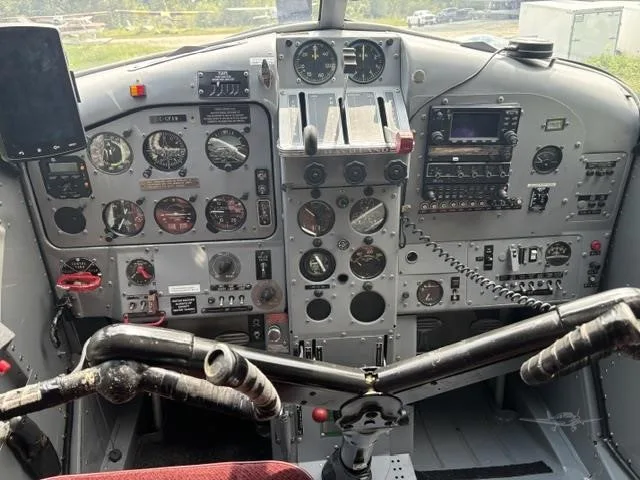 Cockpit and instrument panel of a 1957 DEHAVILLAND DHC-2.