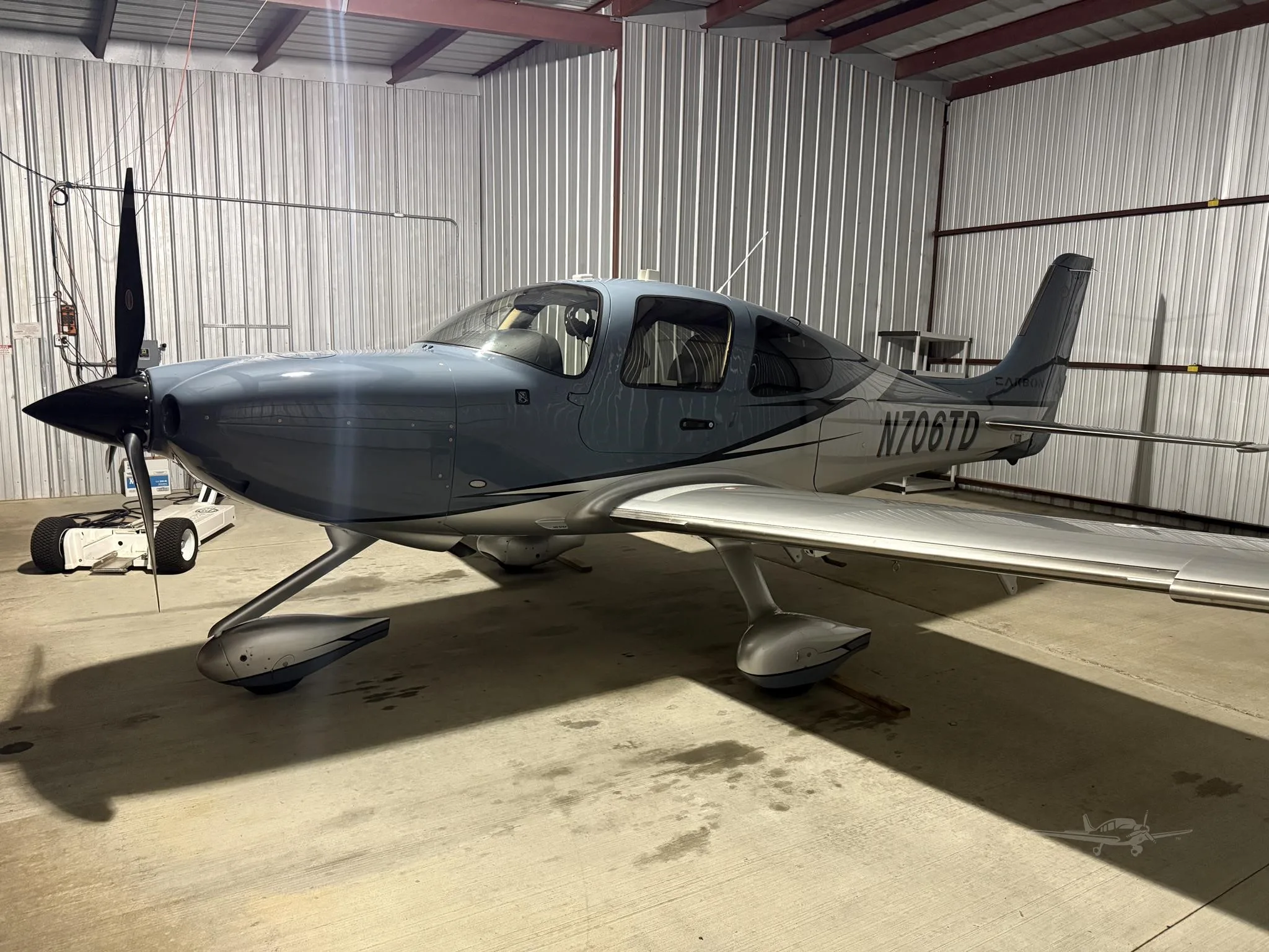 Exterior view of a 2020 CIRRUS SR22-G6 TURBO, N706TD.