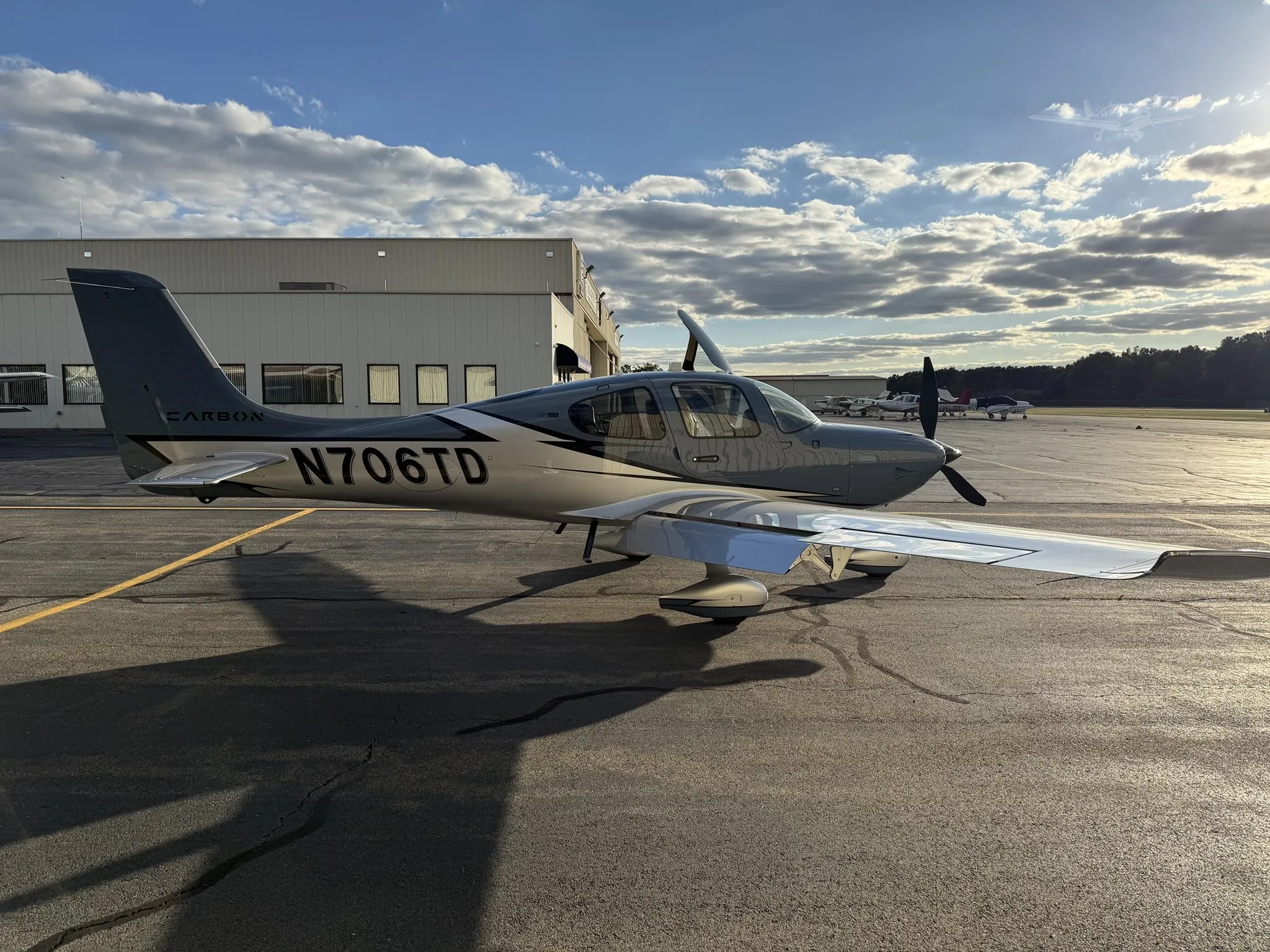 Exterior view of a 2020 CIRRUS SR22-G6 TURBO, N706TD.
