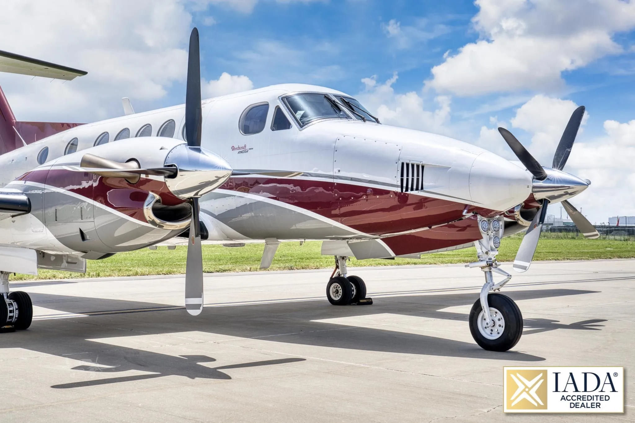 Exterior view of a 2000 BEECHCRAFT KING AIR B200, N96AM.