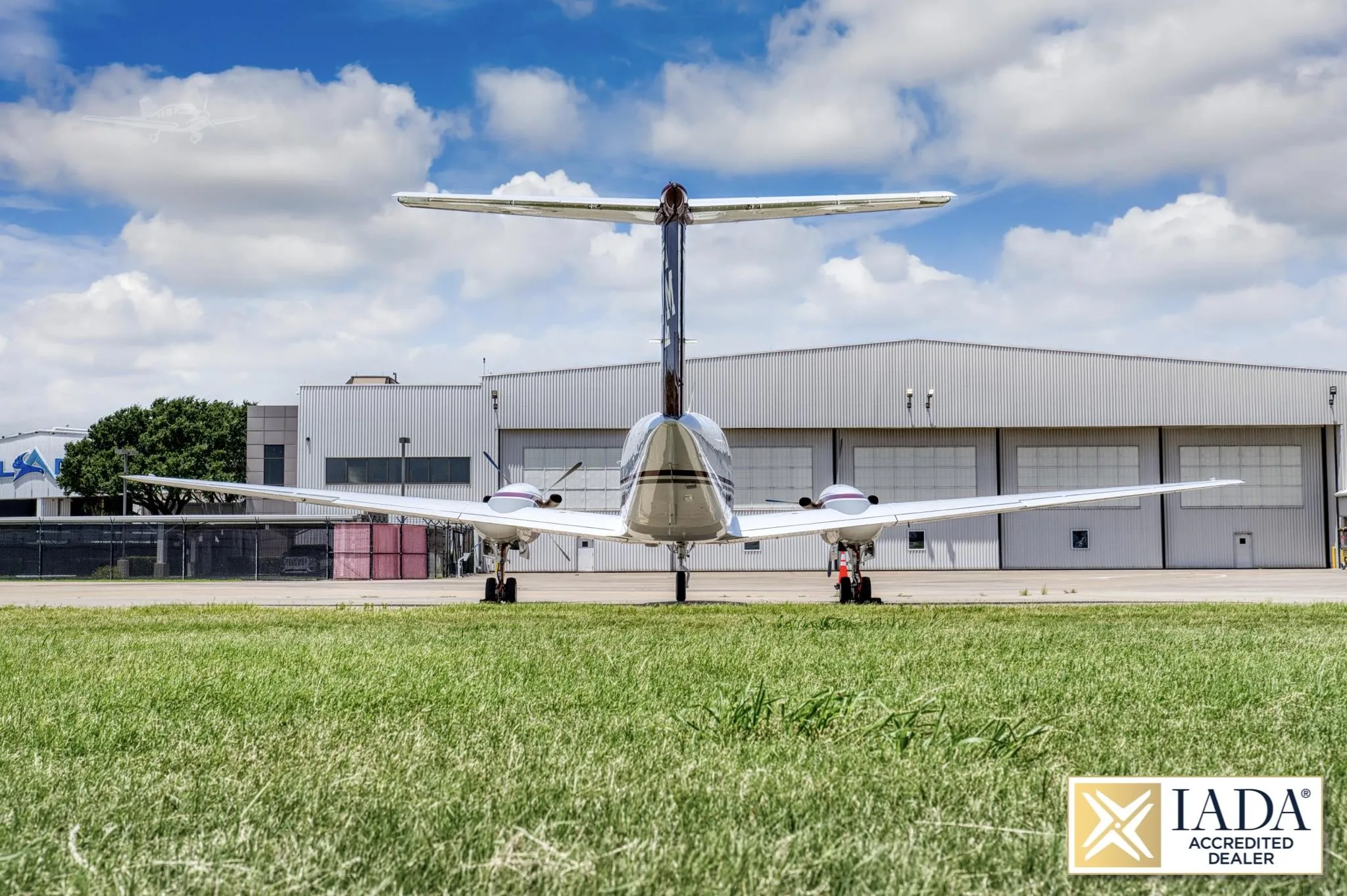 Exterior view of a 2000 BEECHCRAFT KING AIR B200, N96AM.