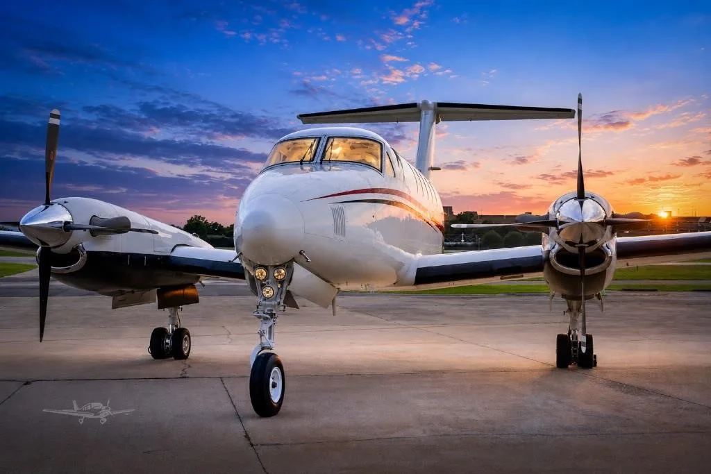 Exterior view of a 2008 BEECHCRAFT KING AIR B200GT, N987MH.