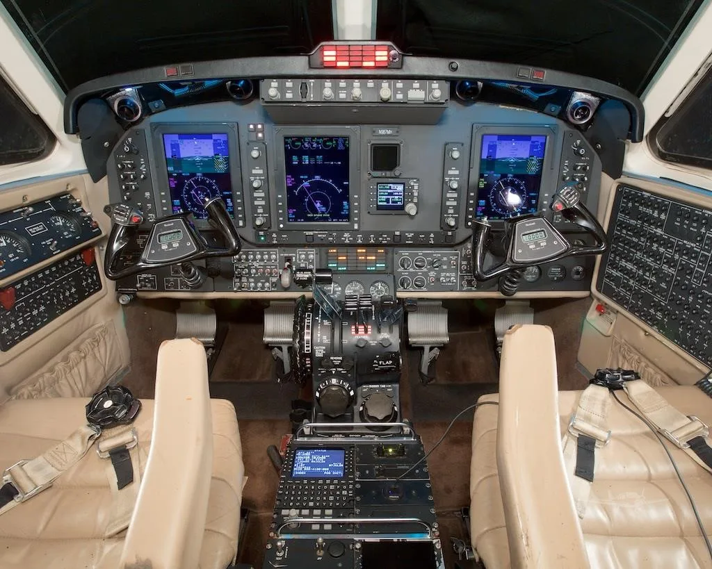 Cockpit and instrument panel of a 2008 BEECHCRAFT KING AIR B200GT.