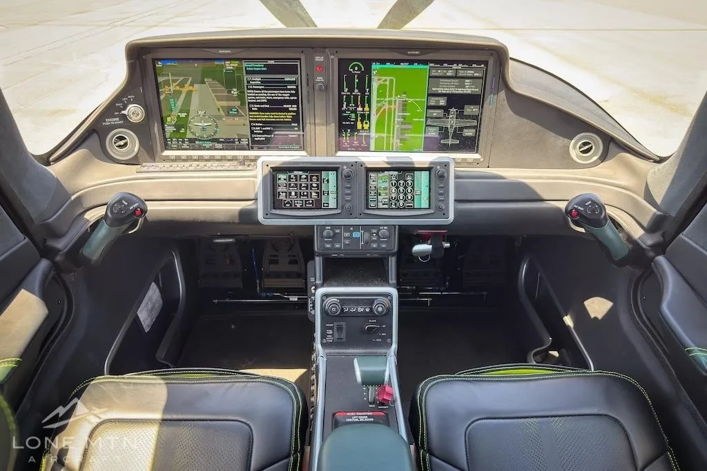Cockpit and instrument panel of a 2024 CIRRUS SR22-G7 TURBO.