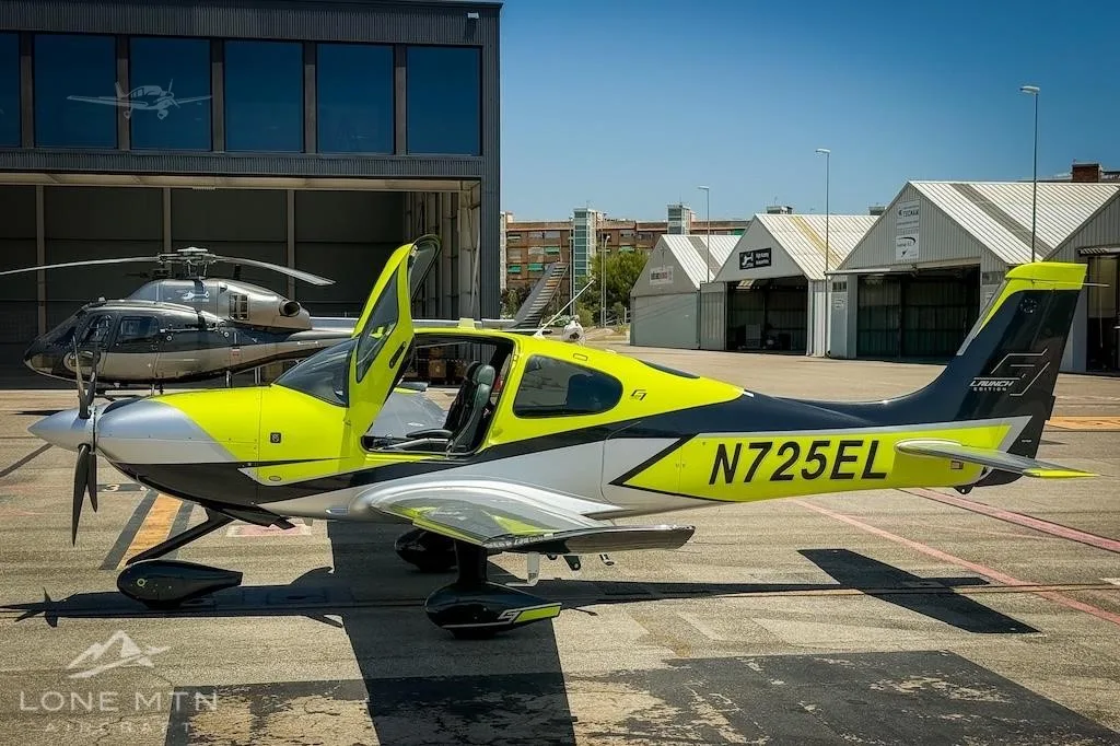 Exterior view of a 2024 CIRRUS SR22-G7 TURBO, N725EL.