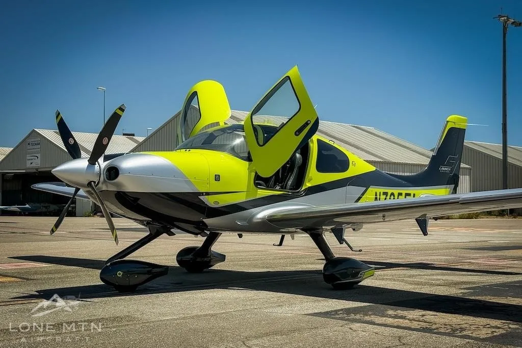 Exterior view of a 2024 CIRRUS SR22-G7 TURBO, N725EL.