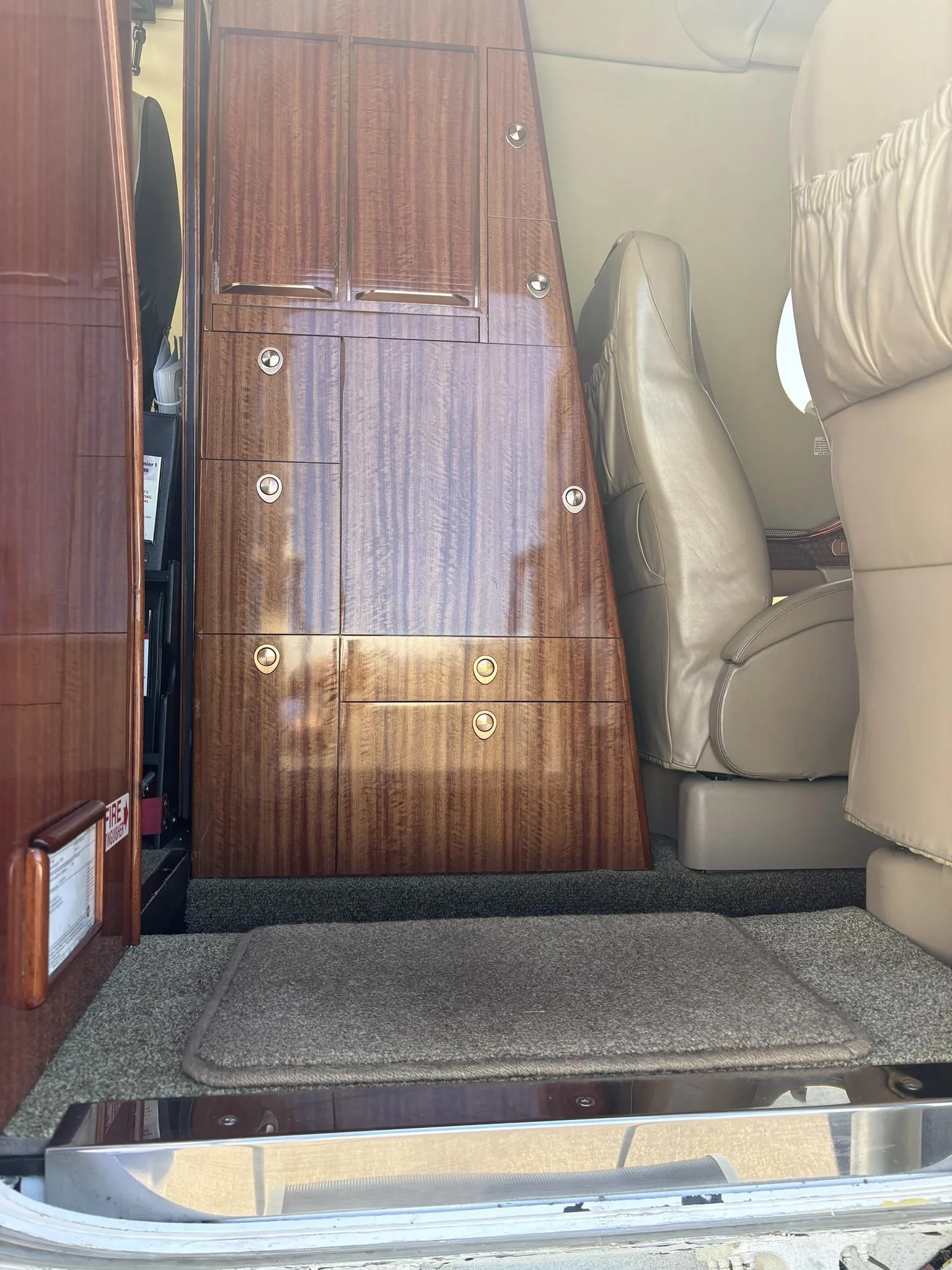 Cabin interior of a 2005 BEECHCRAFT PREMIER IA.