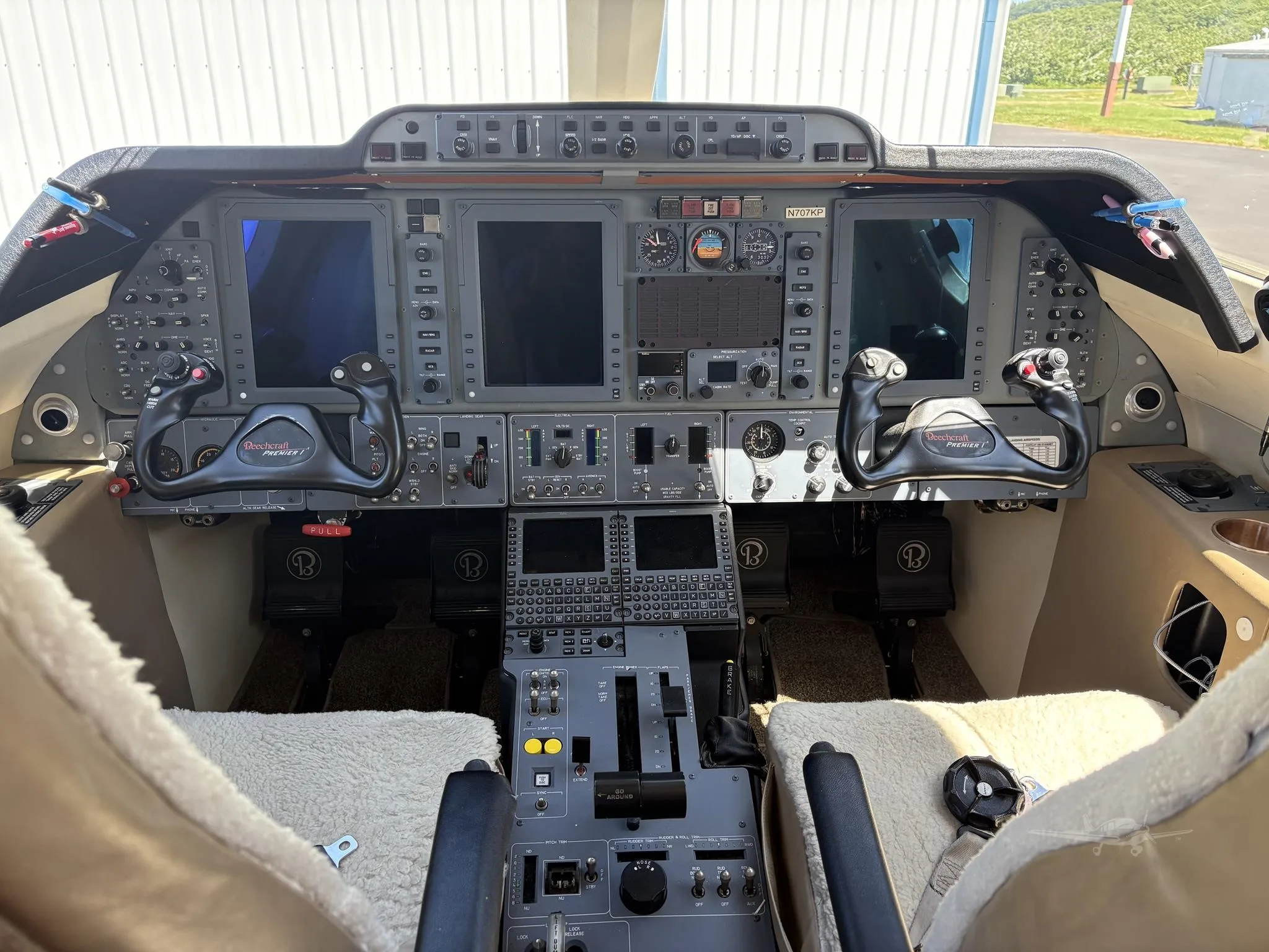 Cockpit and instrument panel of a 2005 BEECHCRAFT PREMIER IA.