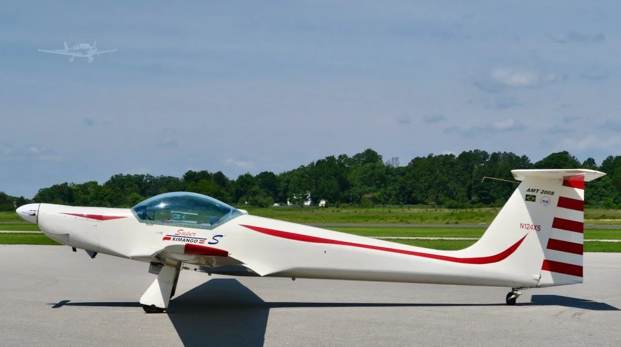 Exterior view of a 2000 AEROMOT AMT-200S SUPER XIMANGO S, N124XS.