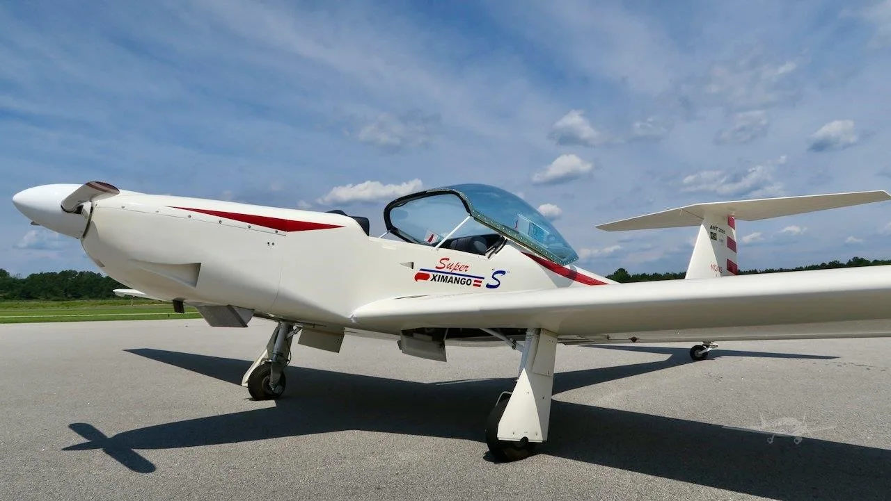 Exterior view of a 2000 AEROMOT AMT-200S SUPER XIMANGO S, N124XS.