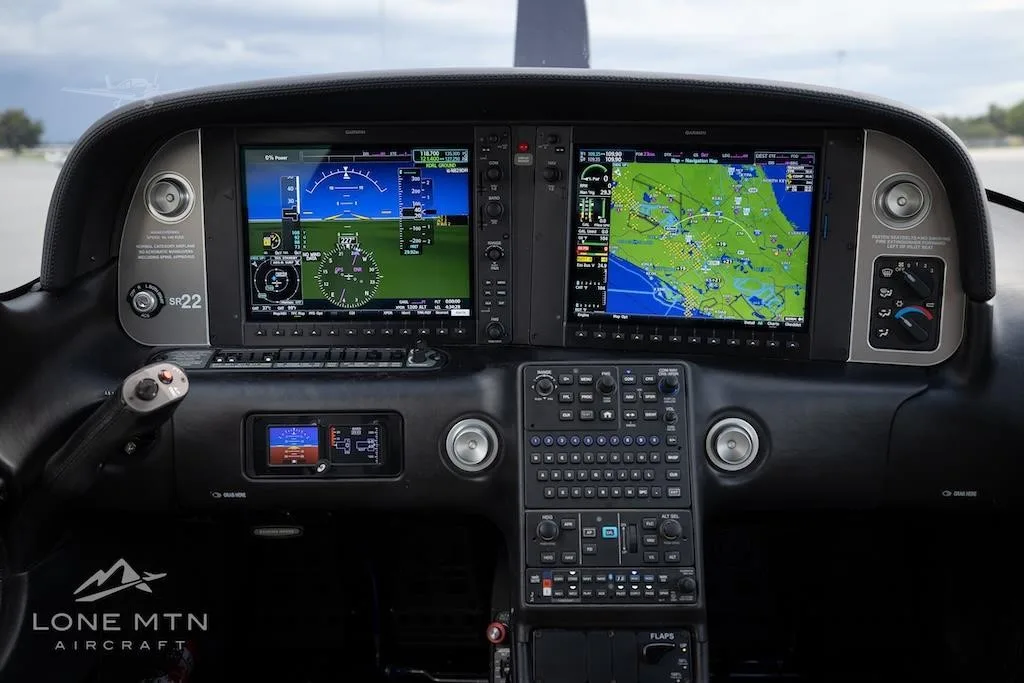Avionics suite of a 2022 CIRRUS SR22-G6.