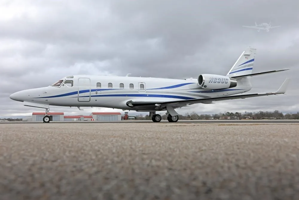 Exterior view of a 2001 ASTRA/GULFSTREAM ASTRA SPX, N63UC.