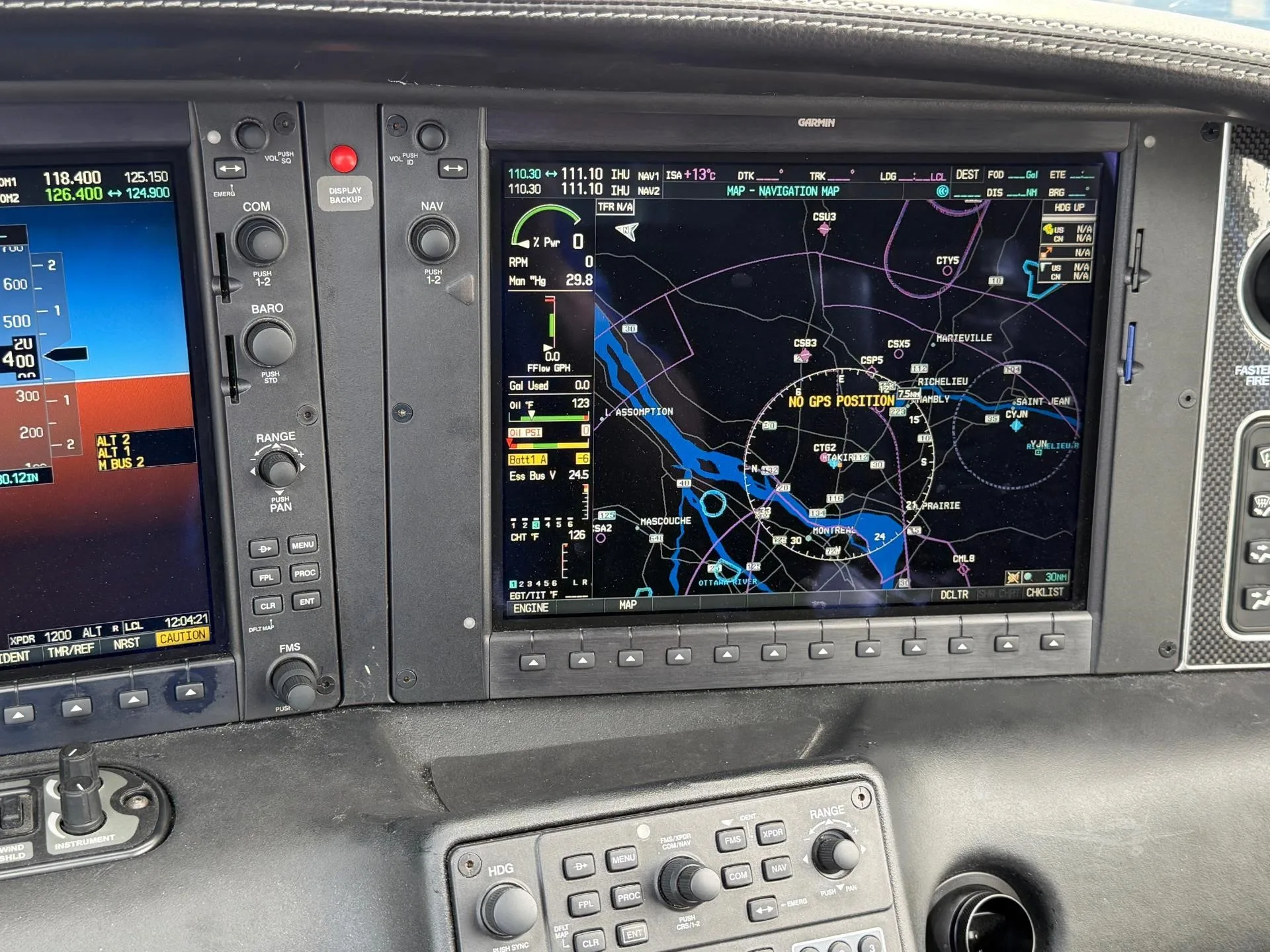 Avionics suite of a 2011 CIRRUS SR22-G3 TURBO.