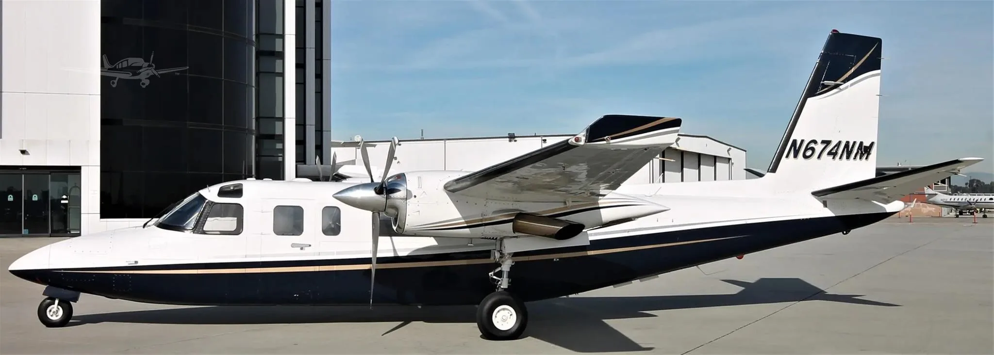Commander 690A