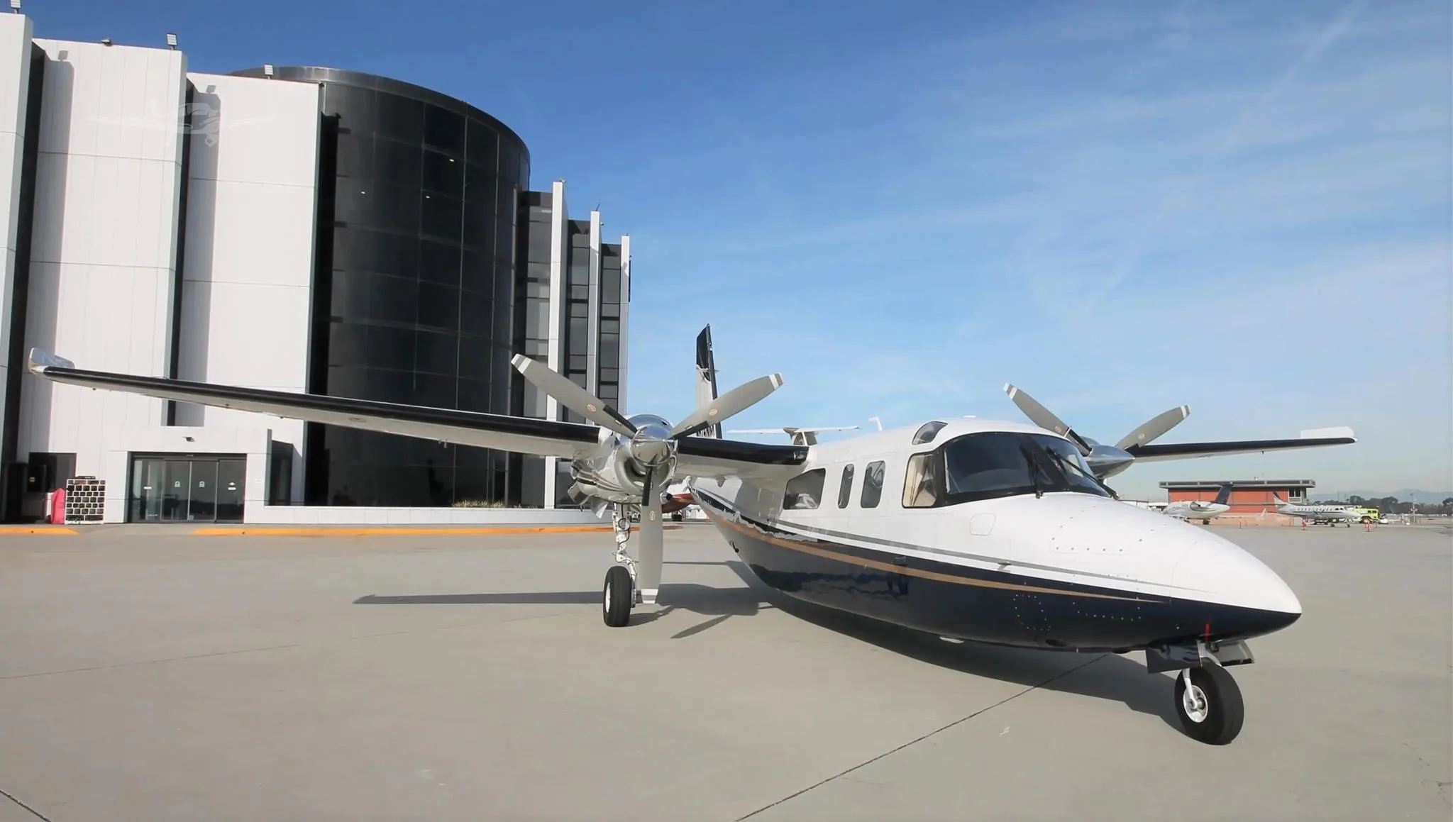 Commander 690A