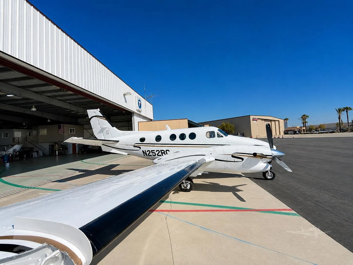 Exterior view of a 1987 BEECHCRAFT KING AIR C90A, N252RC.