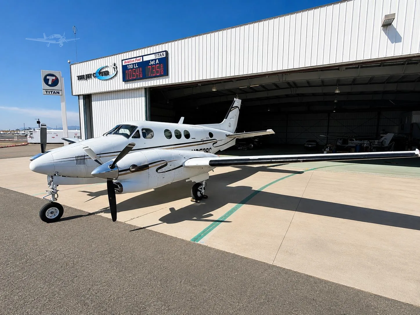 Exterior view of a 1987 BEECHCRAFT KING AIR C90A, N252RC.