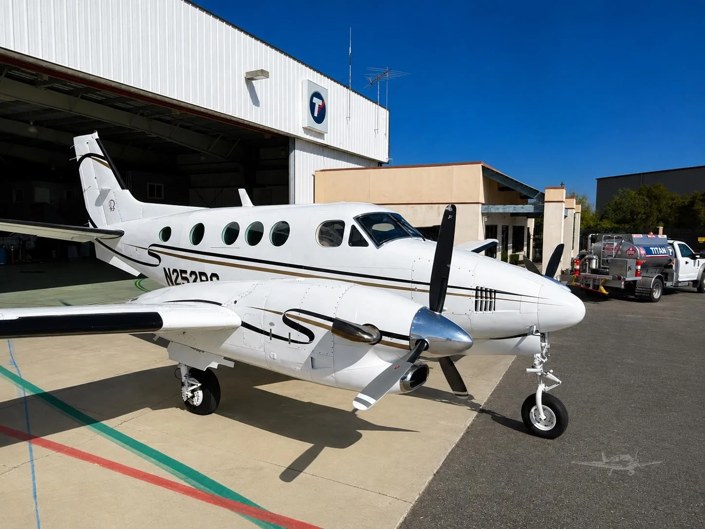 Exterior view of a 1987 BEECHCRAFT KING AIR C90A, N252RC.