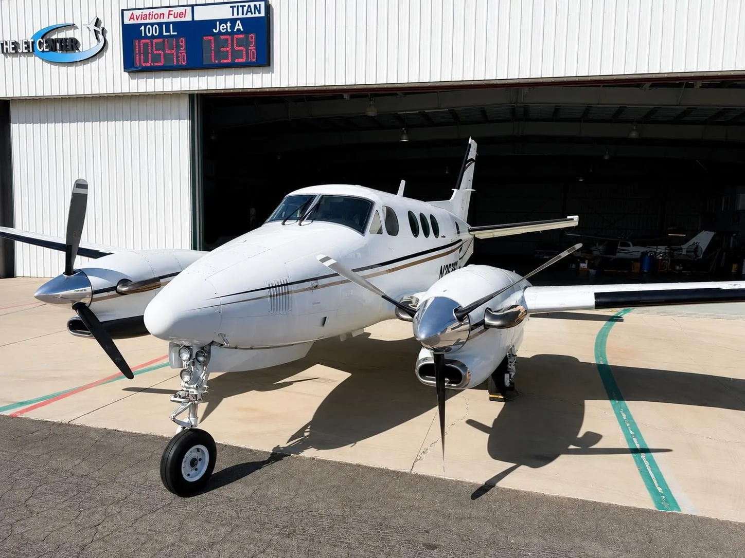 Exterior view of a 1987 BEECHCRAFT KING AIR C90A, N252RC.