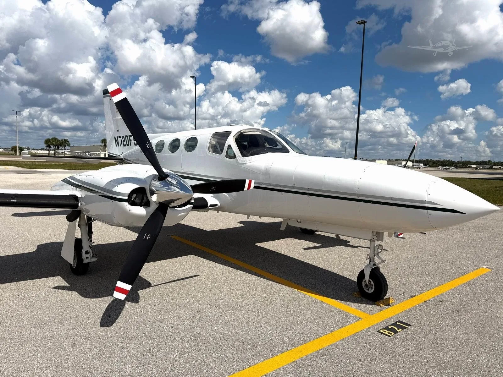 Exterior view of a 1982 CESSNA 421C.