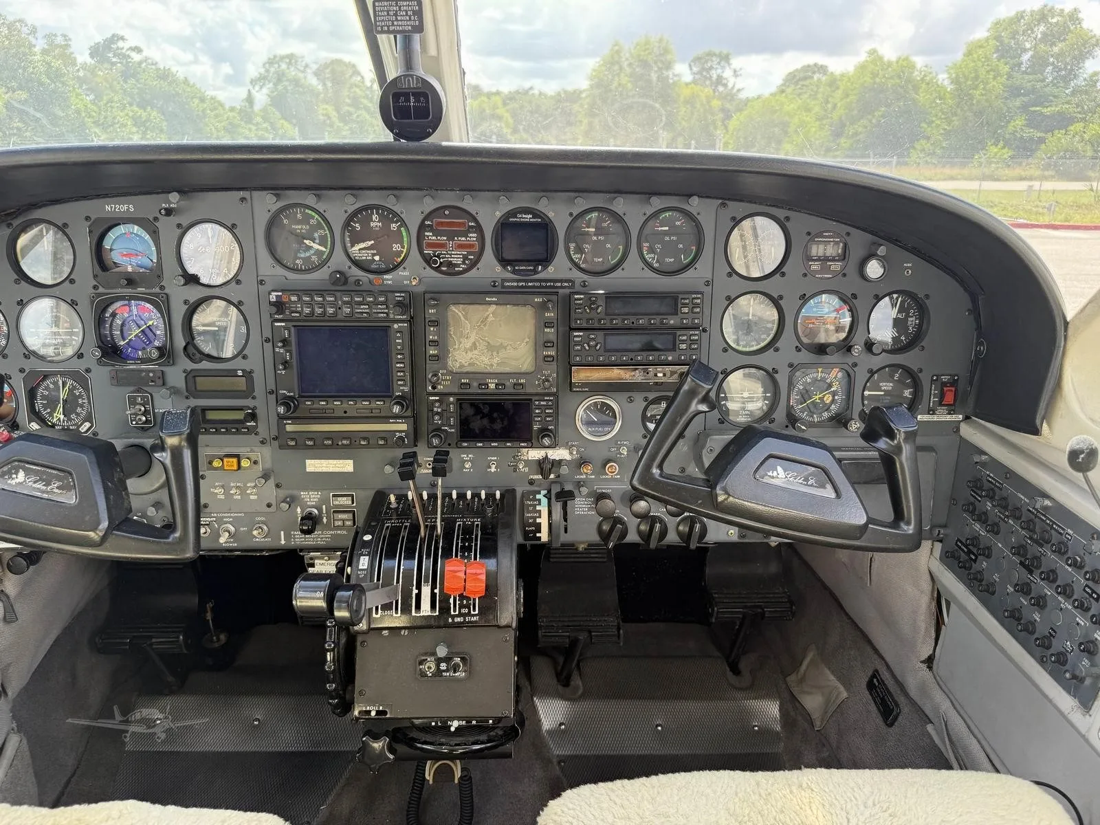Cockpit and instrument panel of a 1982 CESSNA 421C.