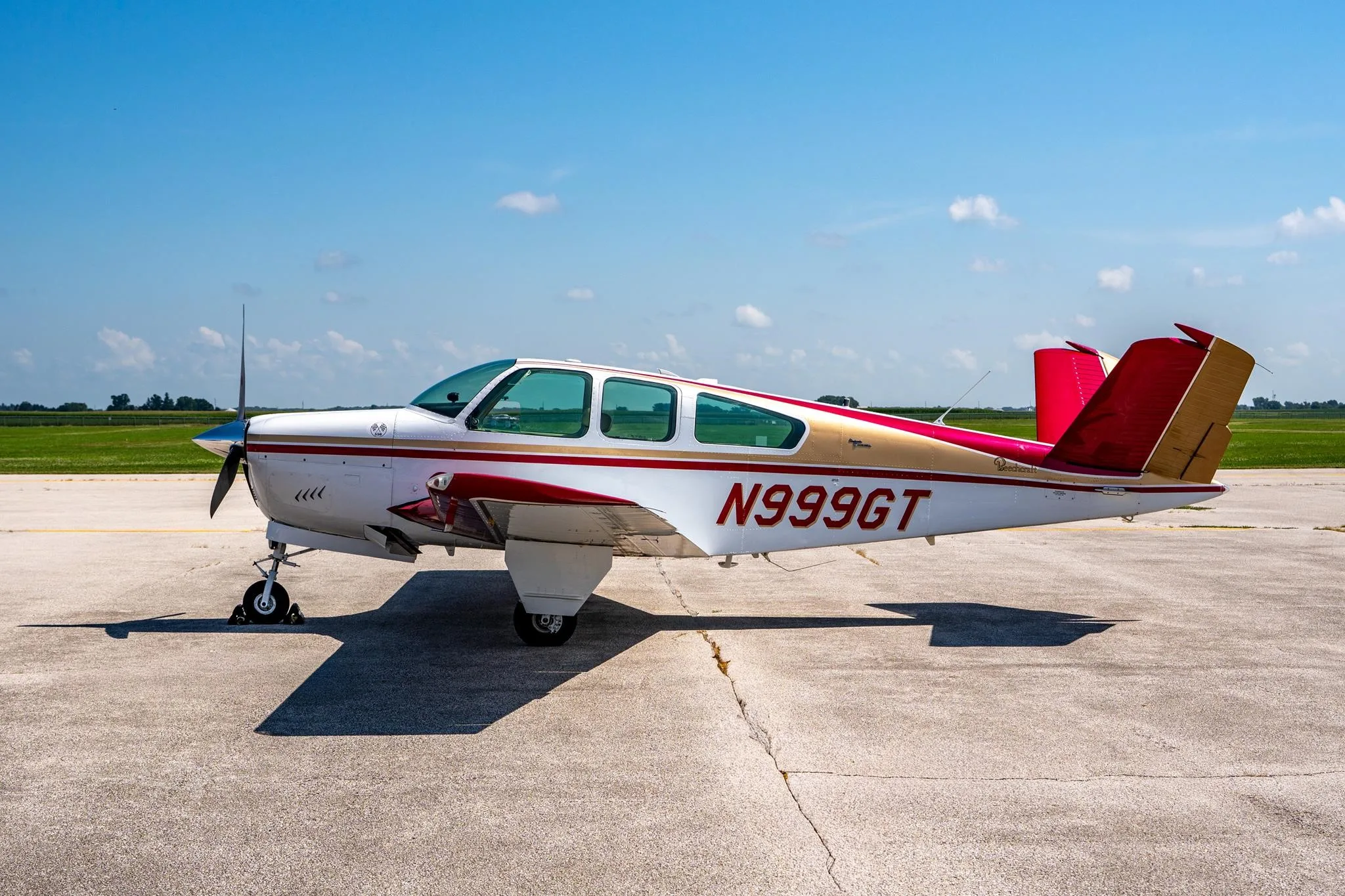 Exterior view of a 1964 BEECHCRAFT S35 BONANZA, N999GT.