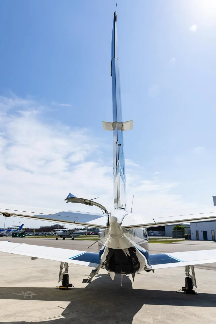 Exterior view of a 2001 DAHER TBM 700B.