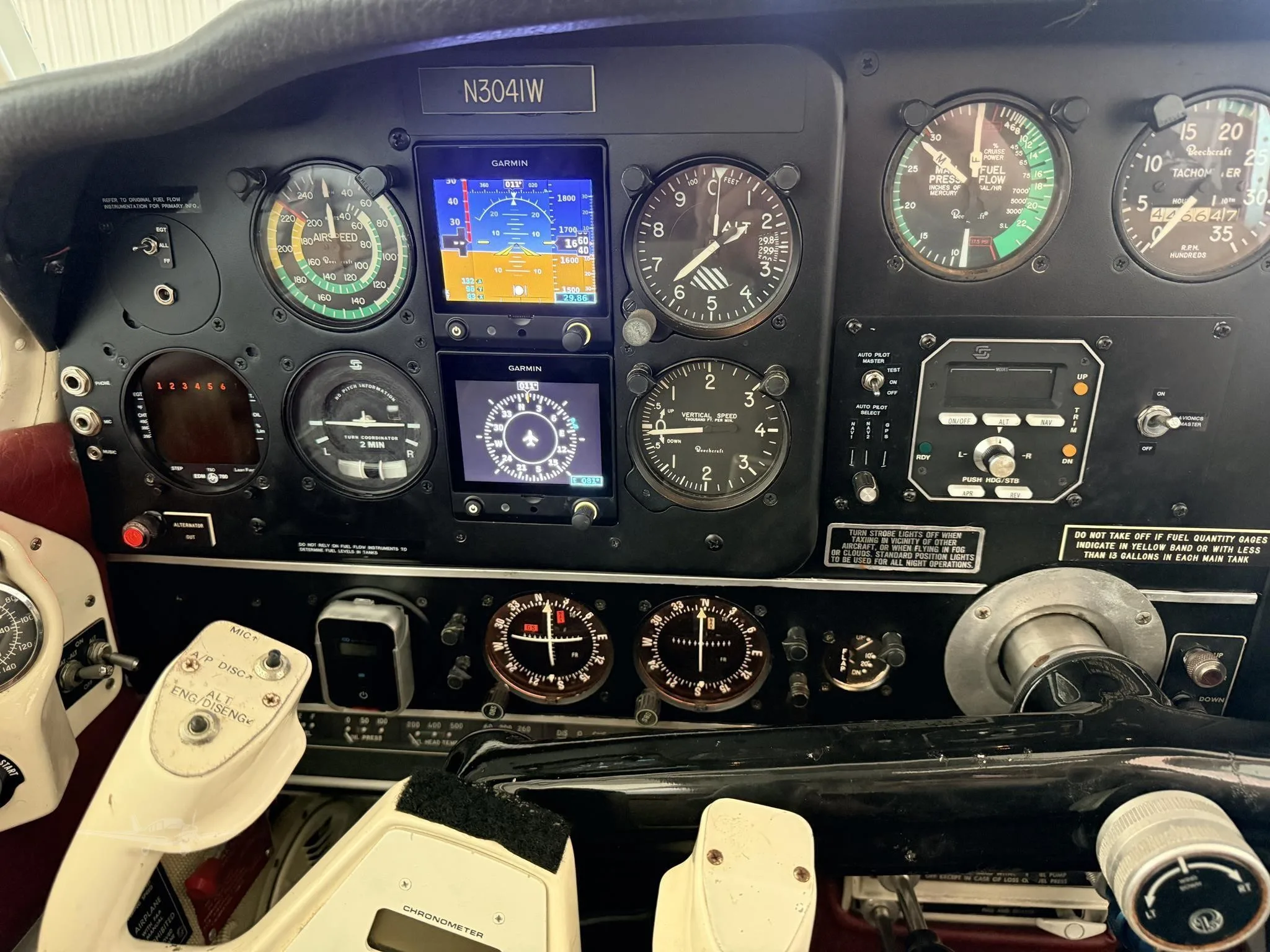 Cockpit and instrument panel of a 1968 BEECHCRAFT V35A BONANZA.