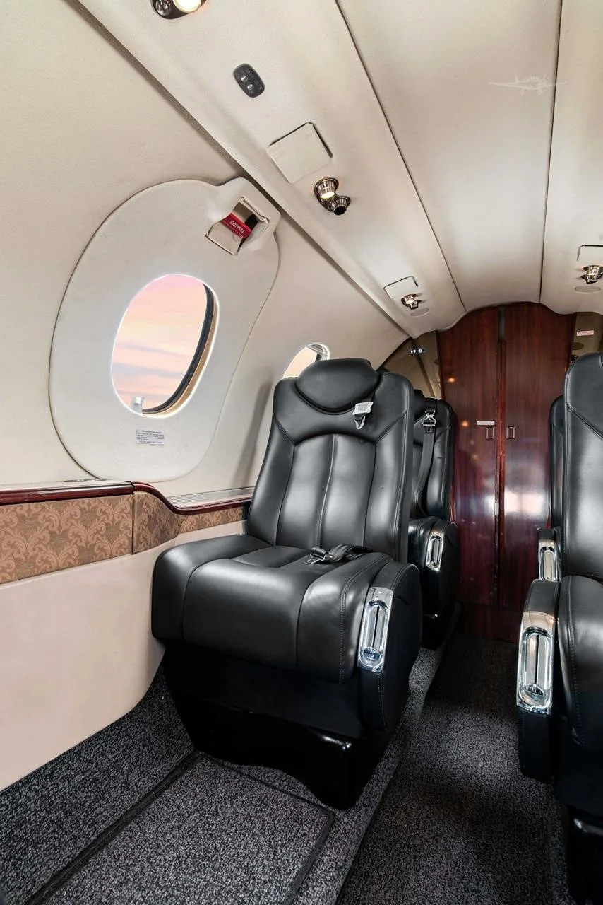 Cabin interior of a 2006 BEECHCRAFT PREMIER IA.