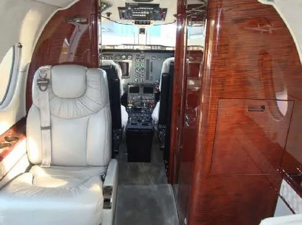 Cabin interior of a 2007 HAWKER 400XP.