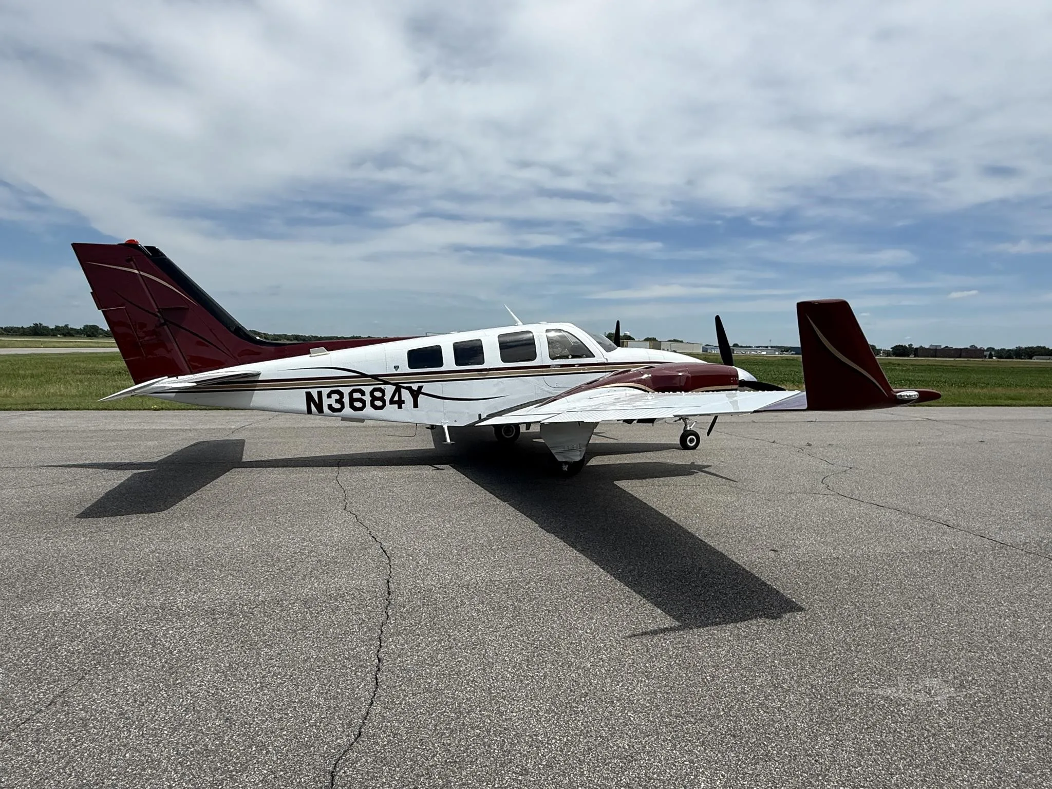 Exterior view of a 1980 BEECHCRAFT 58P BARON, N3684Y.