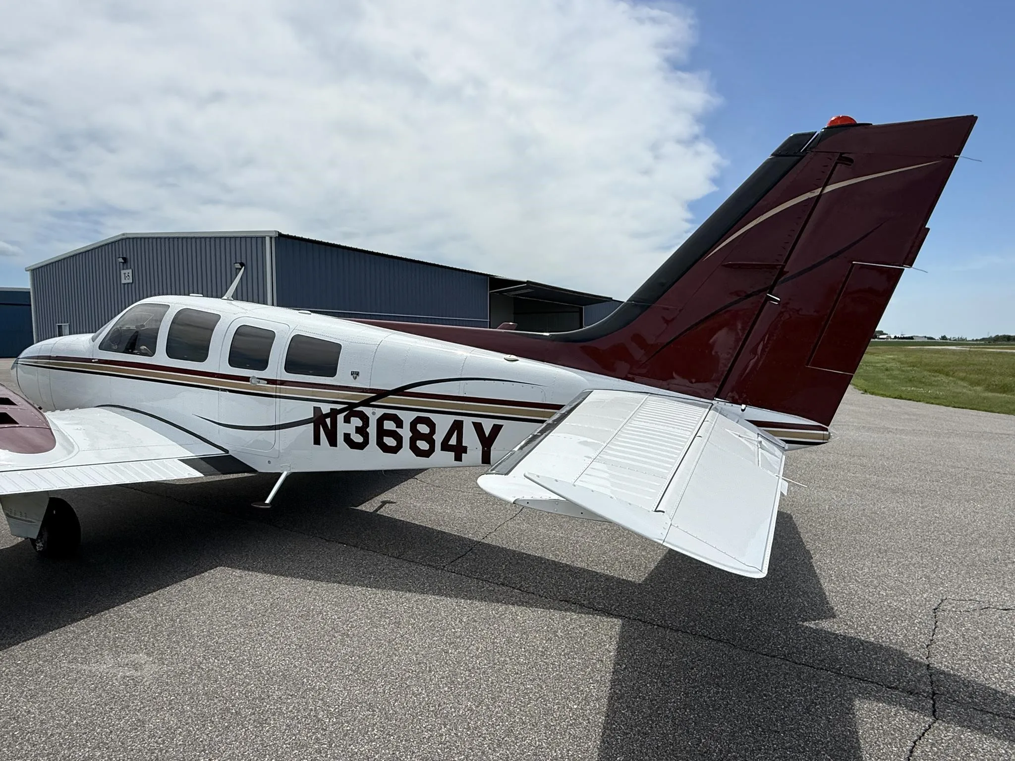 Exterior view of a 1980 BEECHCRAFT 58P BARON, N3684Y.