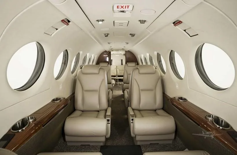 Cabin interior of a 2011 BEECHCRAFT KING AIR 350I.